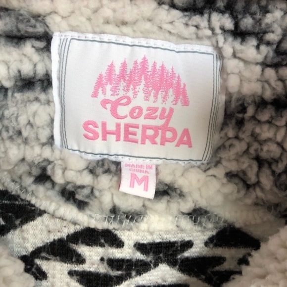 Tribal Printed Black & White Sherpa 3/4 Zip - Picture 3 of 8